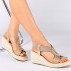 AROA | SANDALIAS DE CUÑA CON TRENZADO ARTESANAL