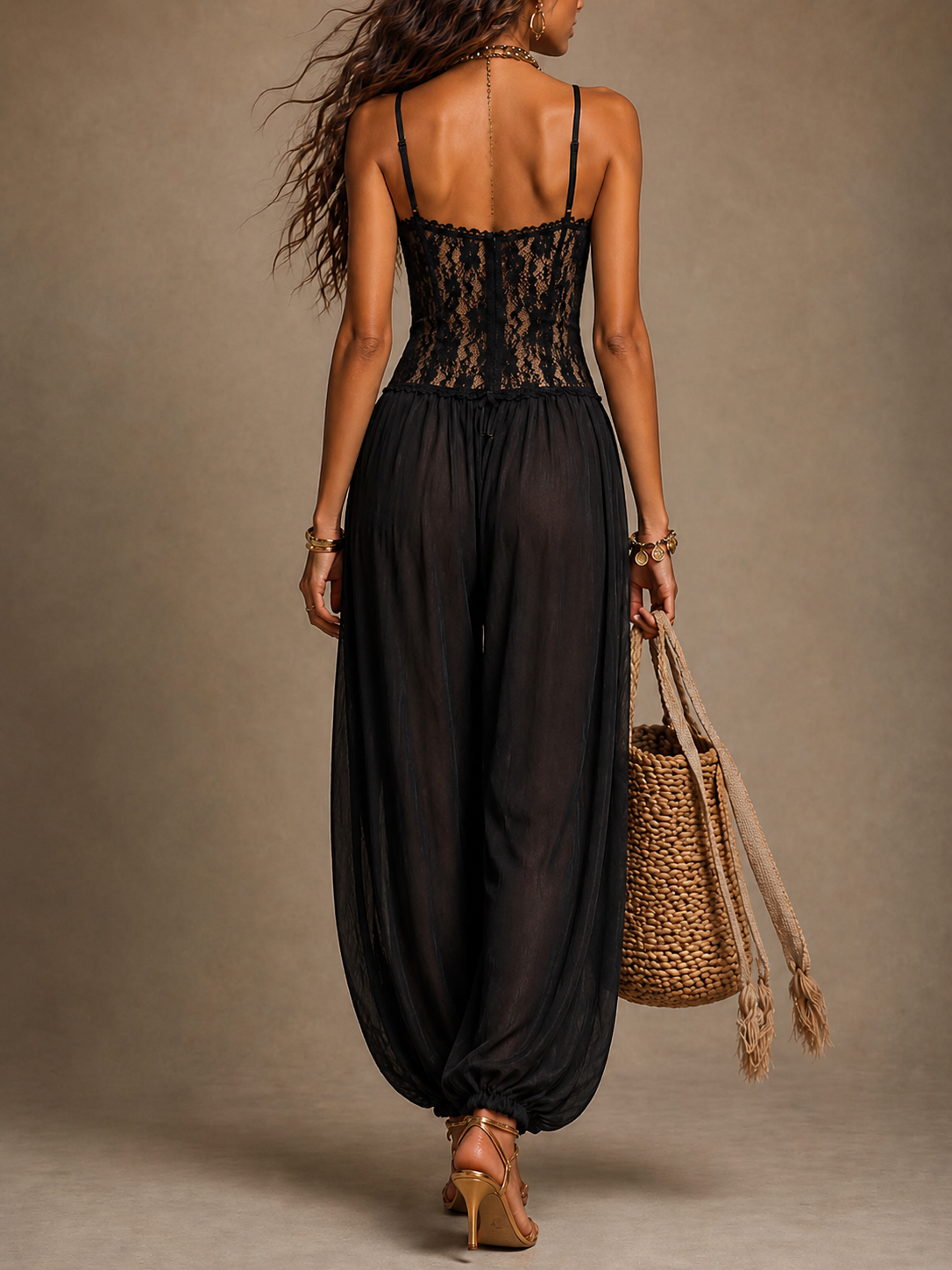 LAIA | ROMPER HALTER CON ENCAJE FLUIDO