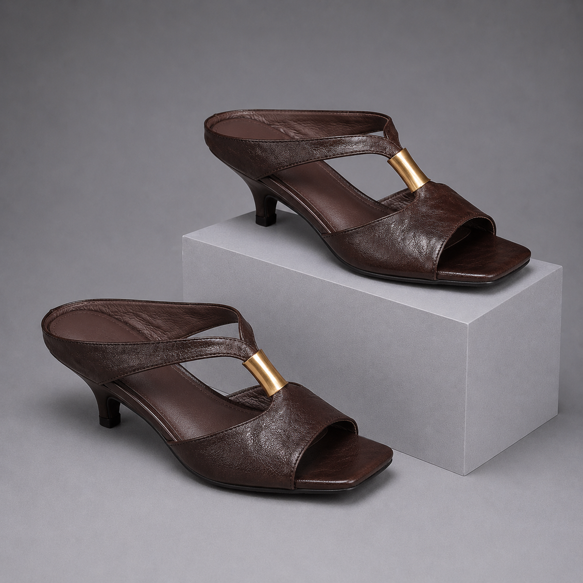 CELESTE | SANDALIAS TIPO MULES CON TACÓN BAJO