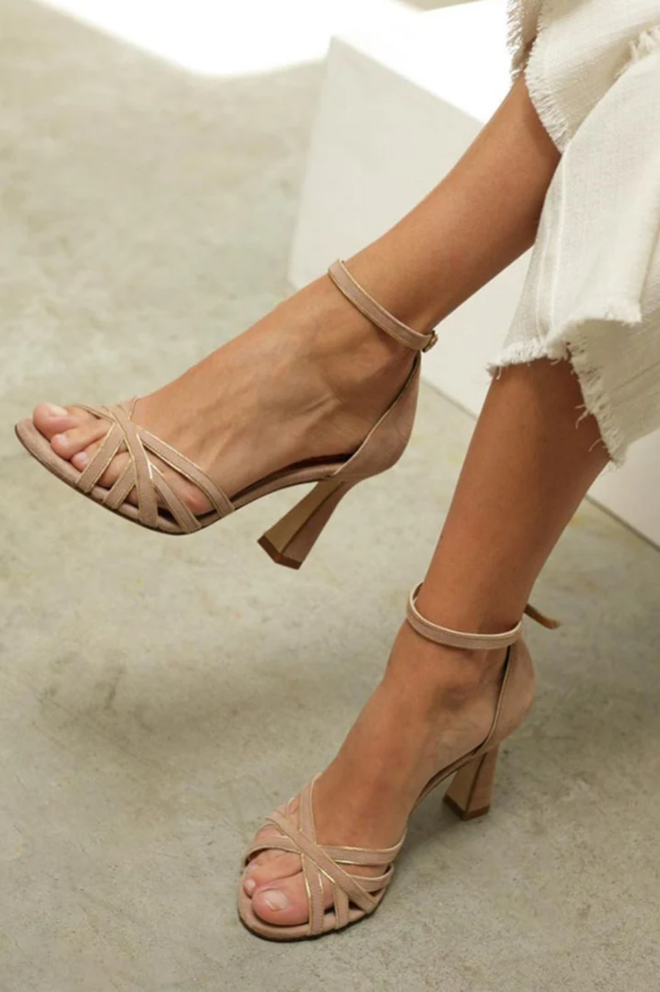 ROGUE™ | TACONES FINOS DE PUNTA REDONDA