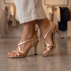 ESTÍBALIZ | TACONES DORADOS METÁLICOS CRUZADAS