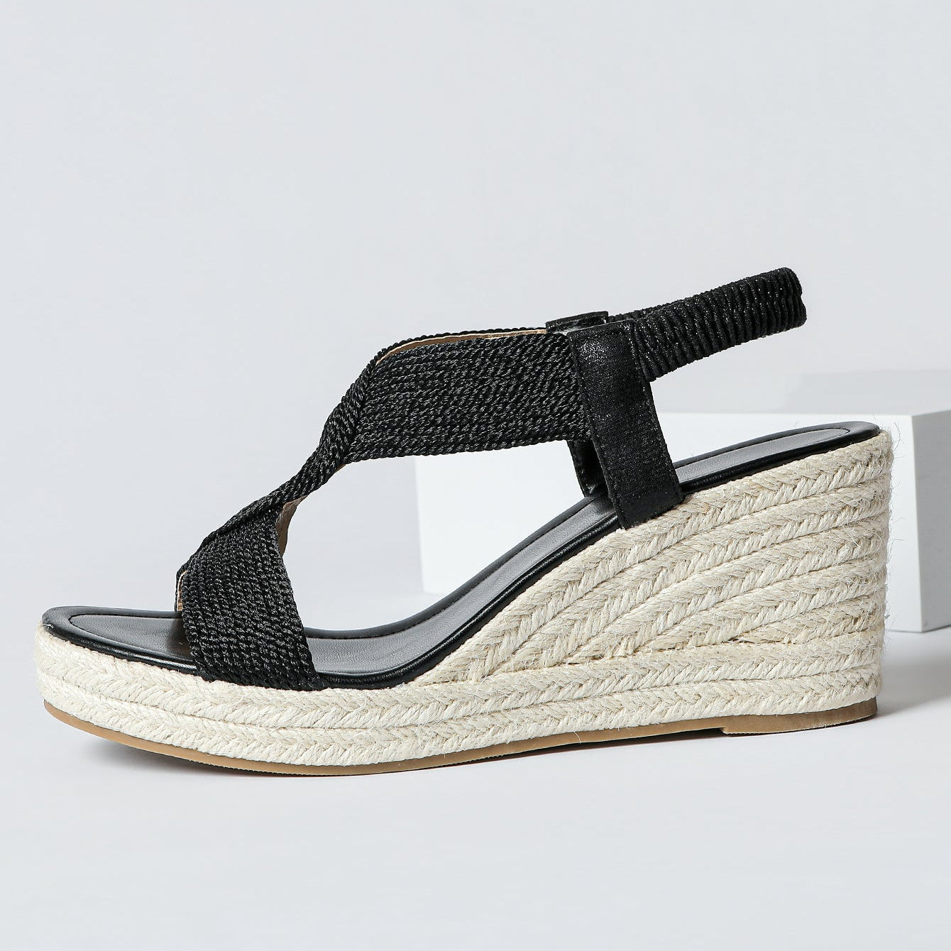 AROA | SANDALIAS DE CUÑA CON TRENZADO ARTESANAL