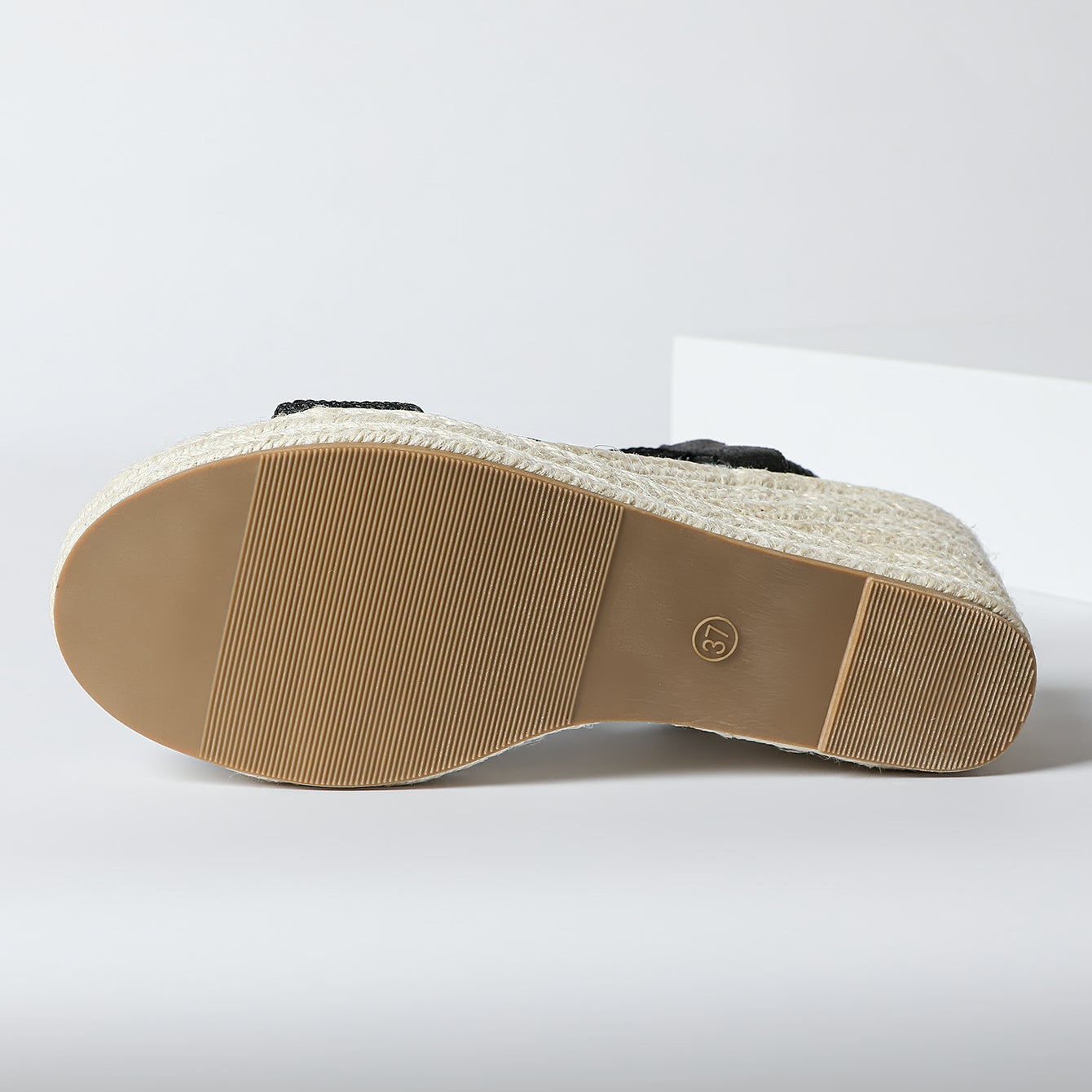 AROA | SANDALIAS DE CUÑA CON TRENZADO ARTESANAL