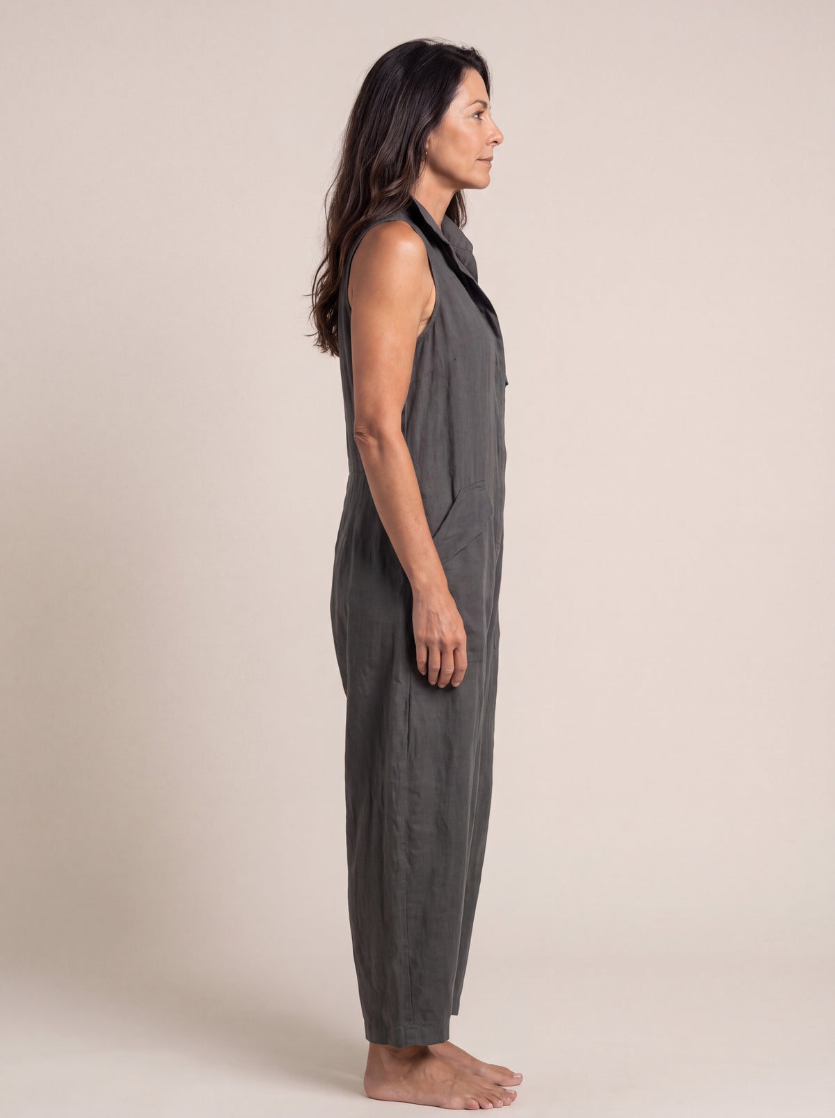 ELIVIANA | JUMPSUIT SIN MANGAS UTILITARIO ESTILO CARGO