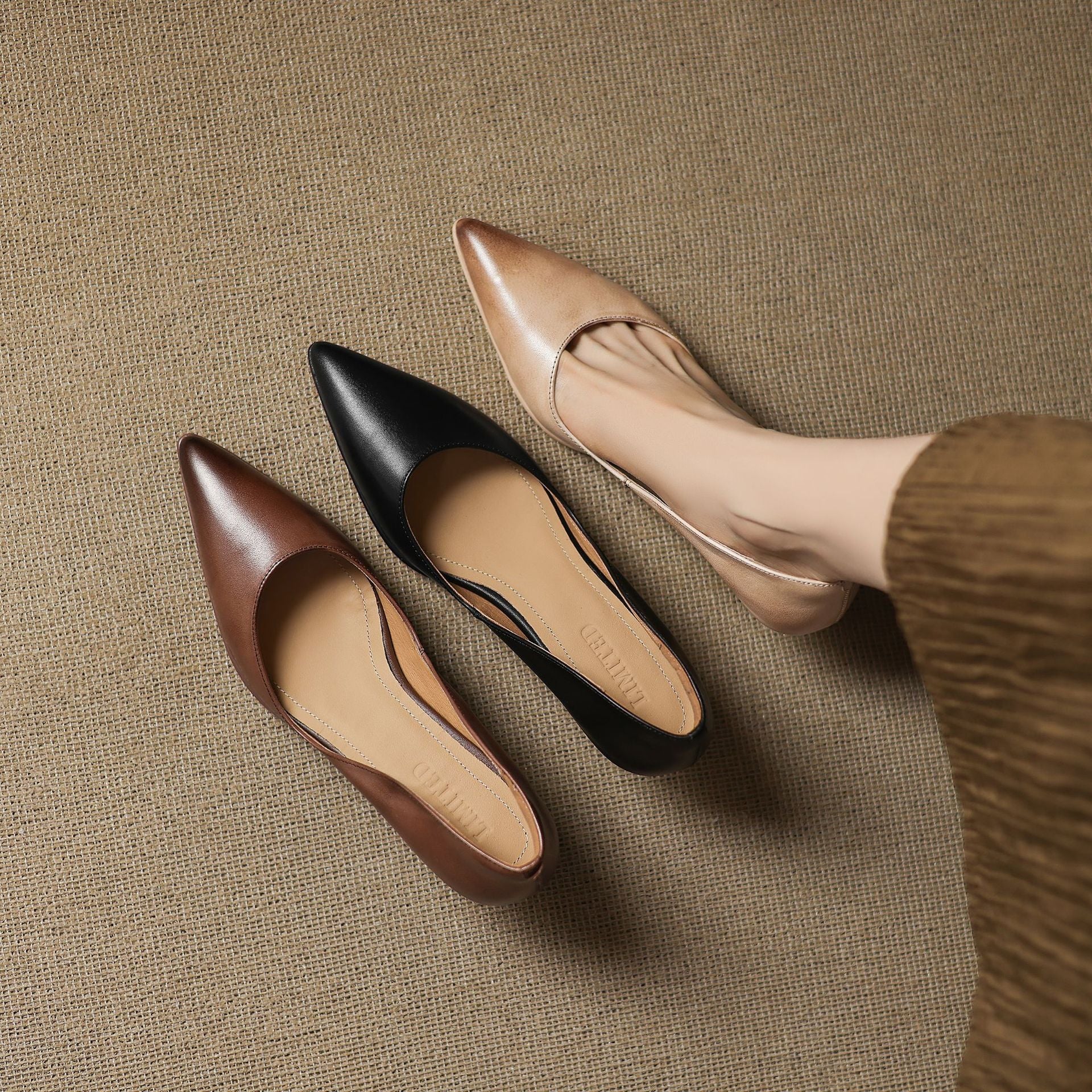 CALENNE | ZAPATOS DE TACÓN BAJO DE PIEL