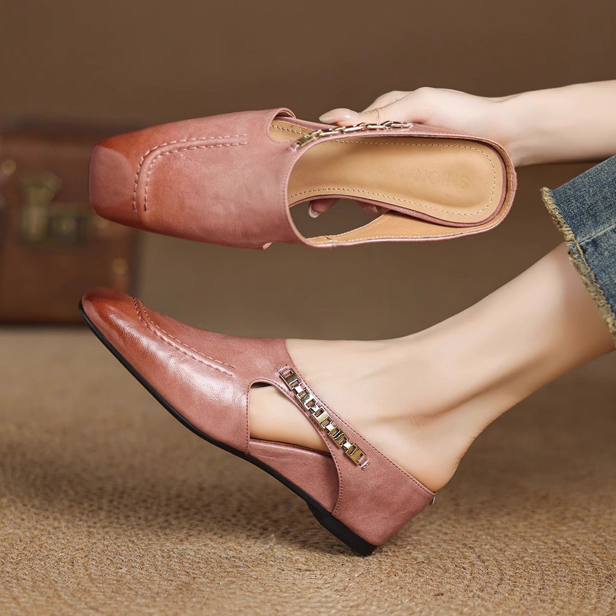 AVELLA | MULES DE CUERO GENUINO
