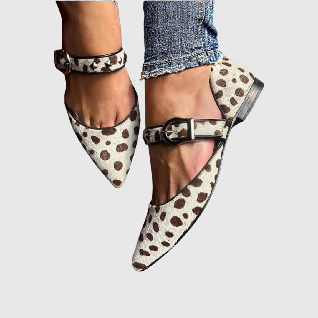 EMERY | ZAPATOS MARY JANE CON TACHUELAS