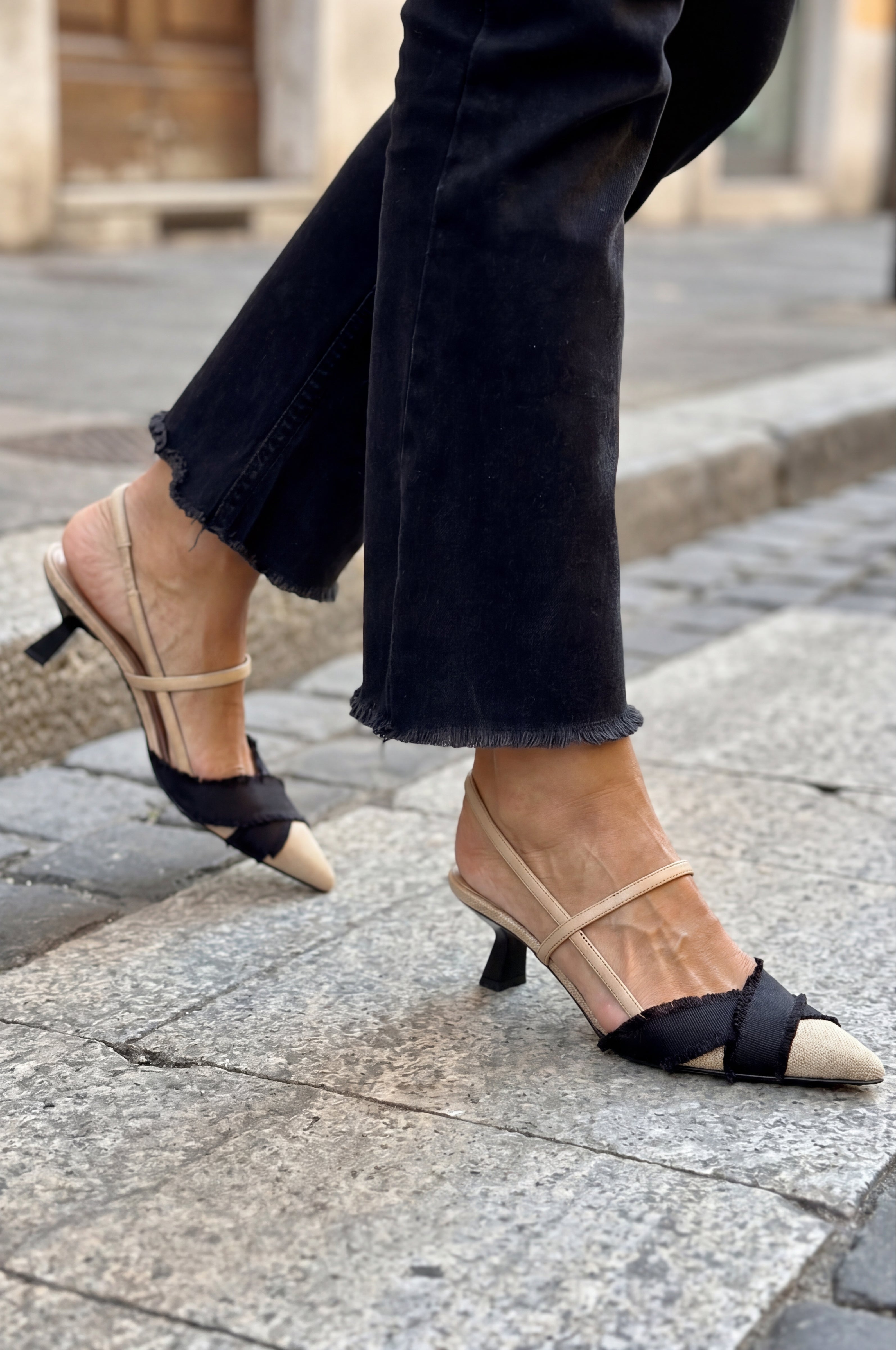 VANTA™ | BAILARINAS ABIERTAS DE TACÓN BAJO