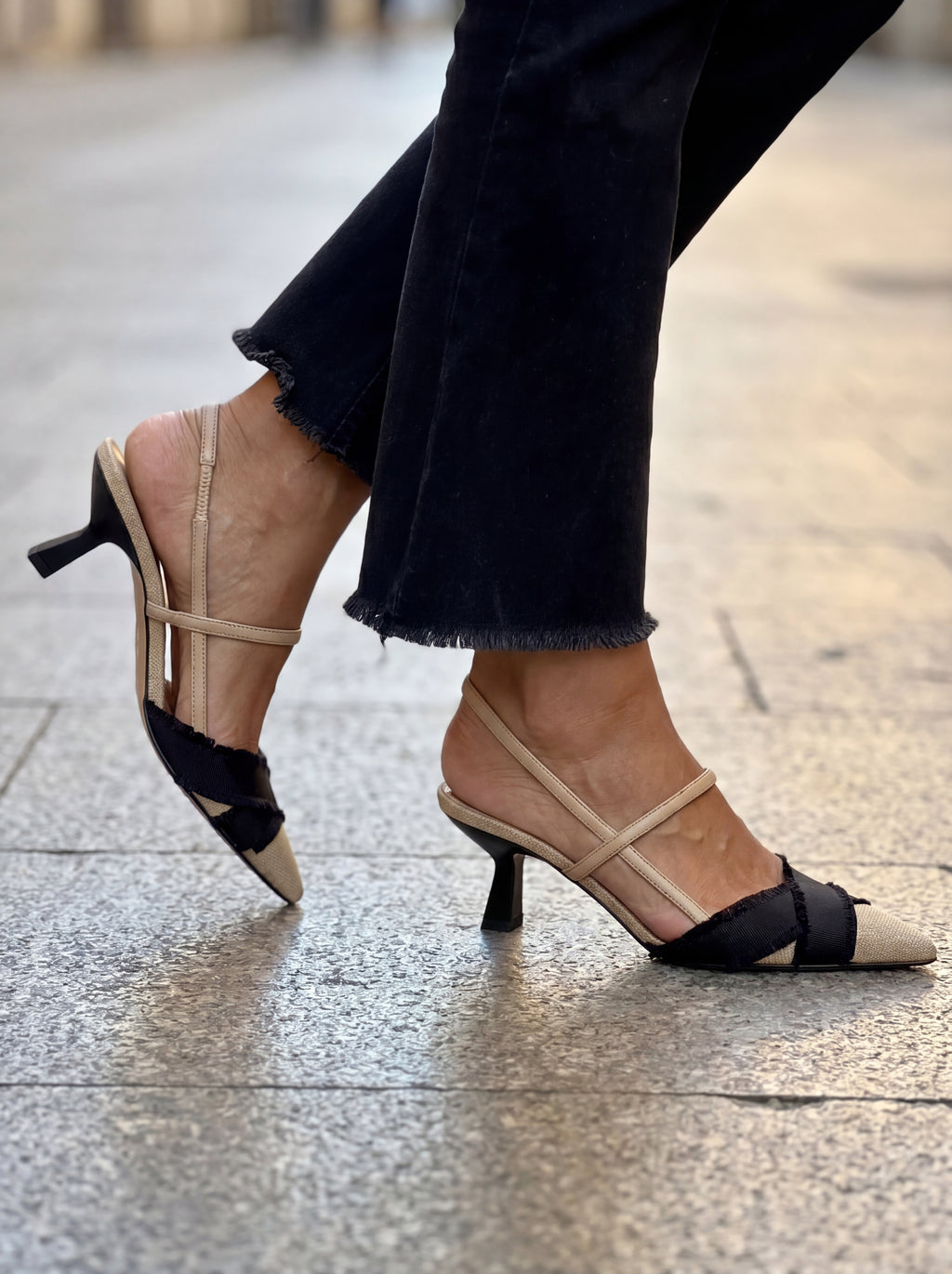 VANTA™ | BAILARINAS ABIERTAS DE TACÓN BAJO