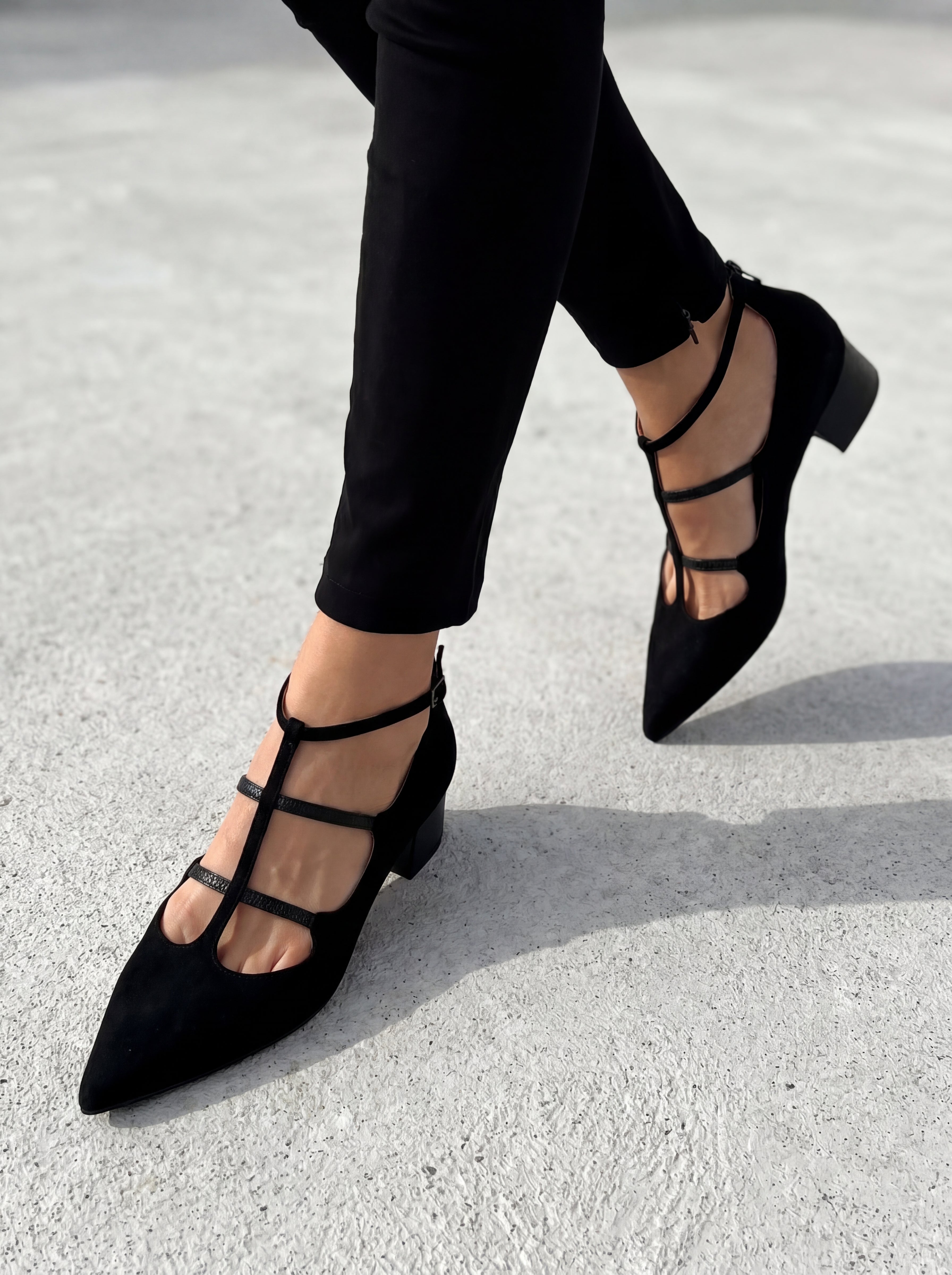 CLUB MUSE™ | TACONES CON TIRAS