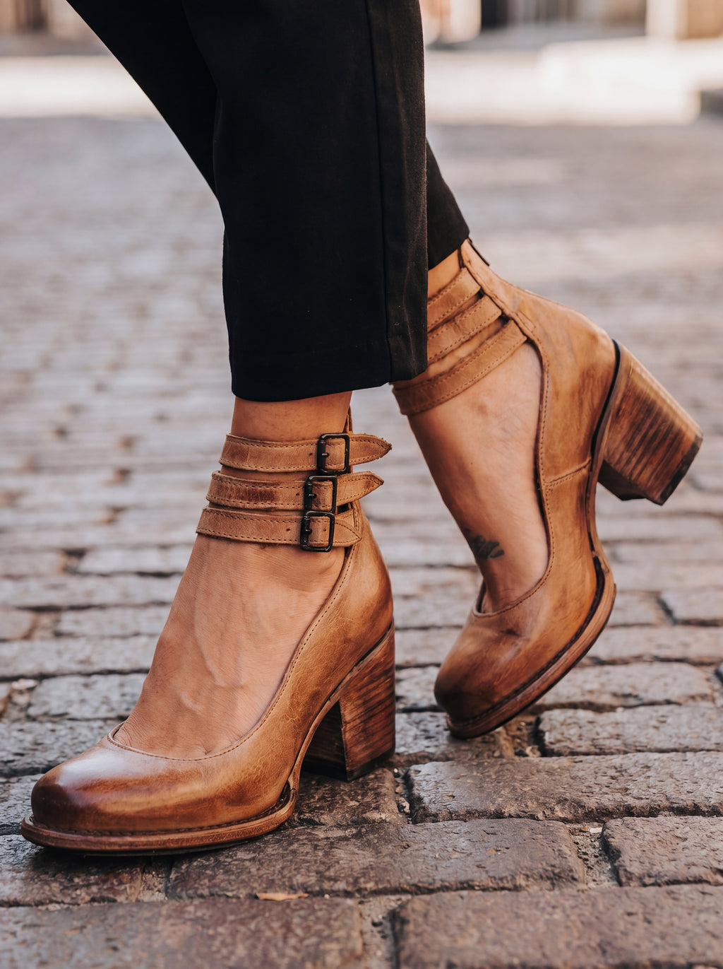 TÚNEZ™ | ZAPATO DE TACÓN CONTEMPORÁNEO