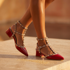 VALERIA | TACONES ENVOLVENTES CON TACHUELAS