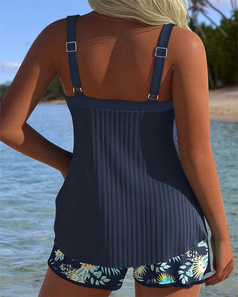 CARLA | TRAJE DE BAÑO DE RAYAS CON SHORT FLORAL
